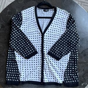 Nue Options Woman Black and White Cardigan - Size 1X/2X